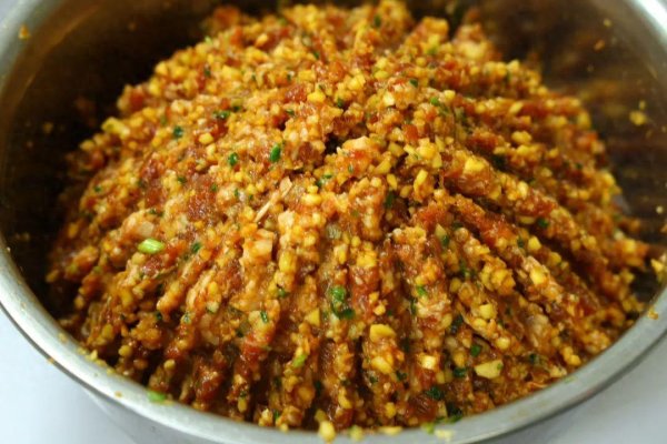 名鼎配资 伏天吃饺子，这个馅料太好吃了，从小吃到大，妥妥的百吃不腻！